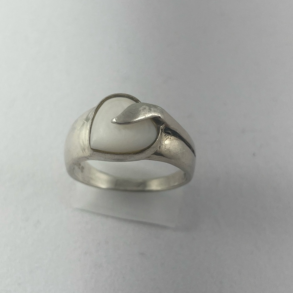 Elegant Silver Heart Ring